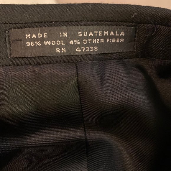 Classic 3-button Black Men's Suit - Picture 4 of 15